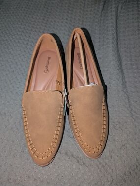 BareTraps Women's Tan Moc Toe Loafers
